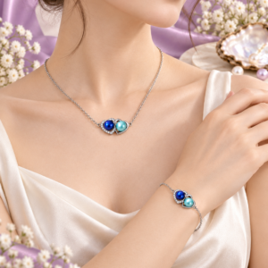 Two hearts set
